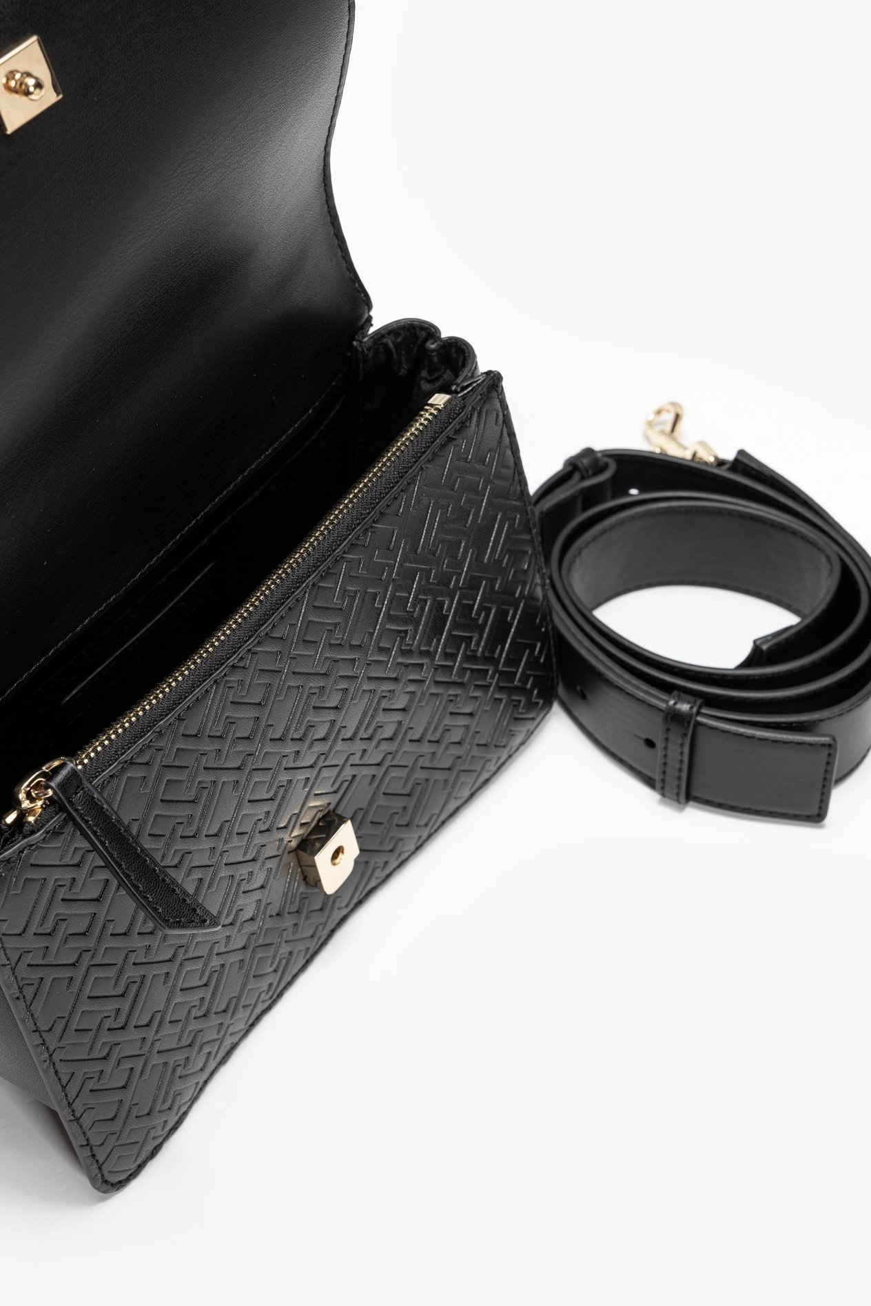 Tommy Hilfiger Refined Med Crossover Mono Kadın Mini Omuz Çantası