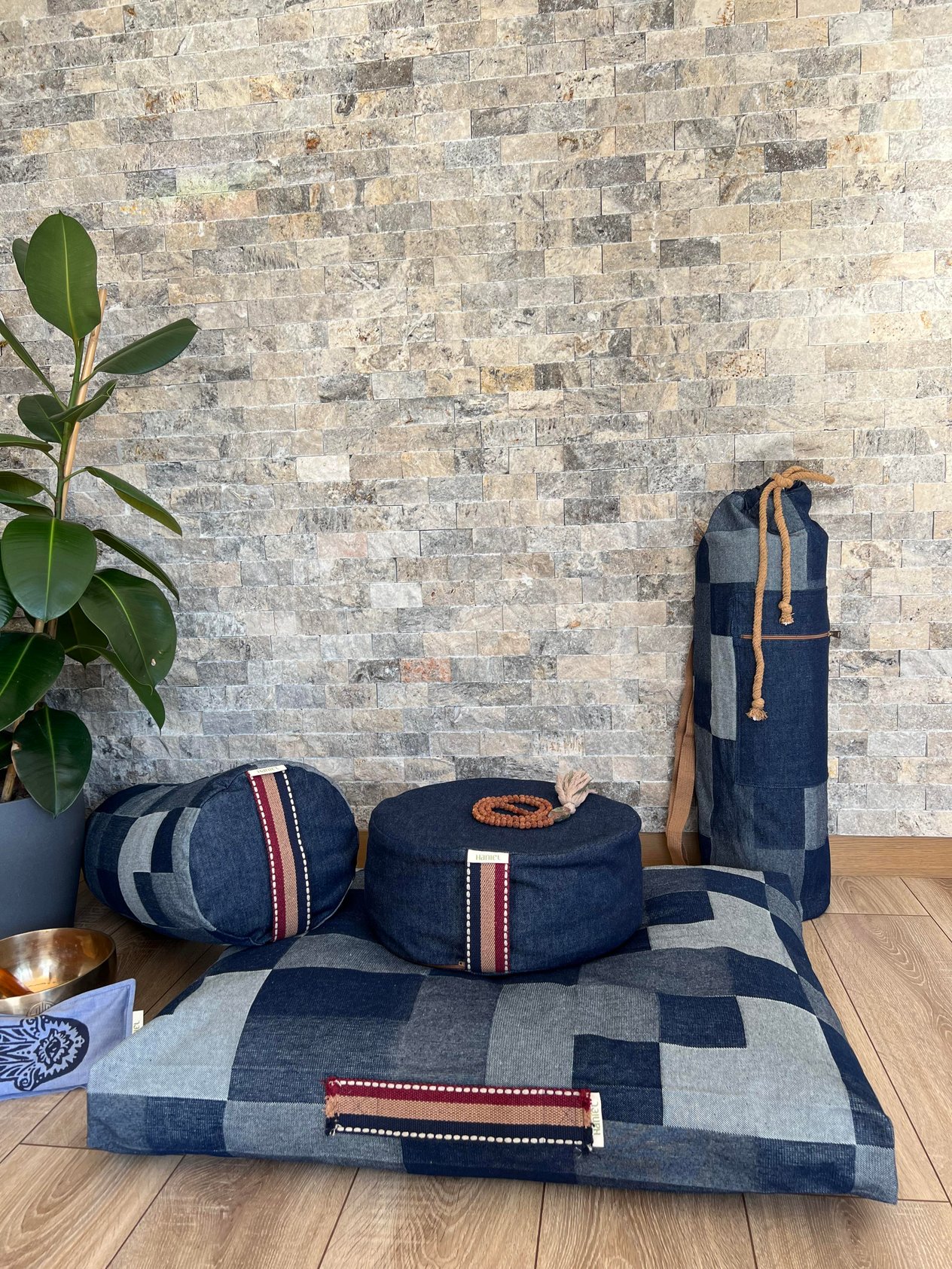 Lüks Denim Yoga ve Meditasyon Seti: Zafu, Zabuton, Bolster, Göz Yastığı ve Yoga Mat Çantası ile Tam Destek