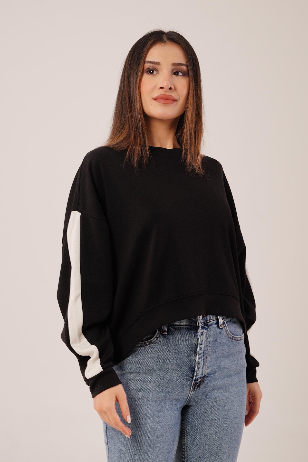 Kol Şerit Detaylı Yarasa Kol Siyah Sweatshirt