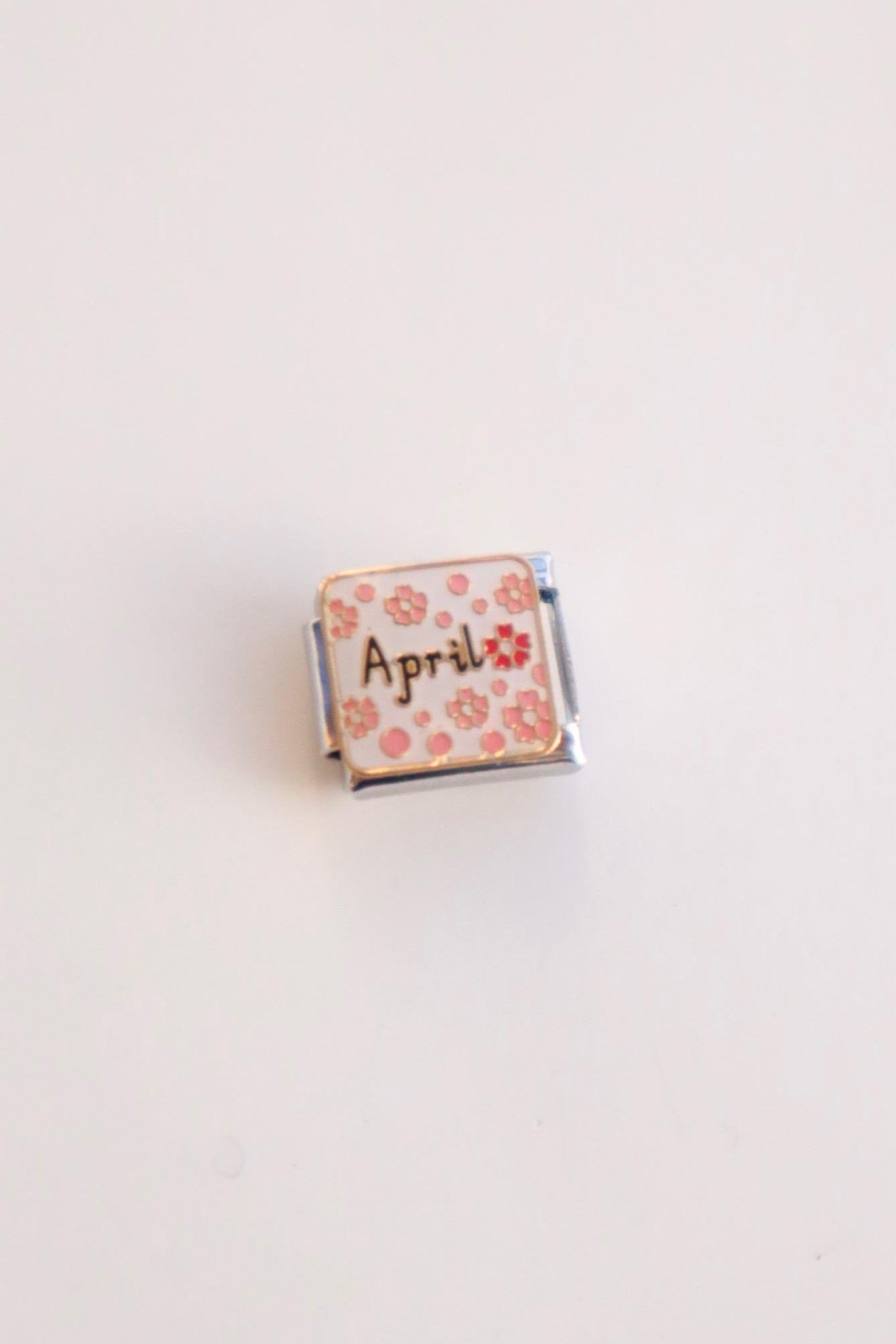 April İtalyan Charm 