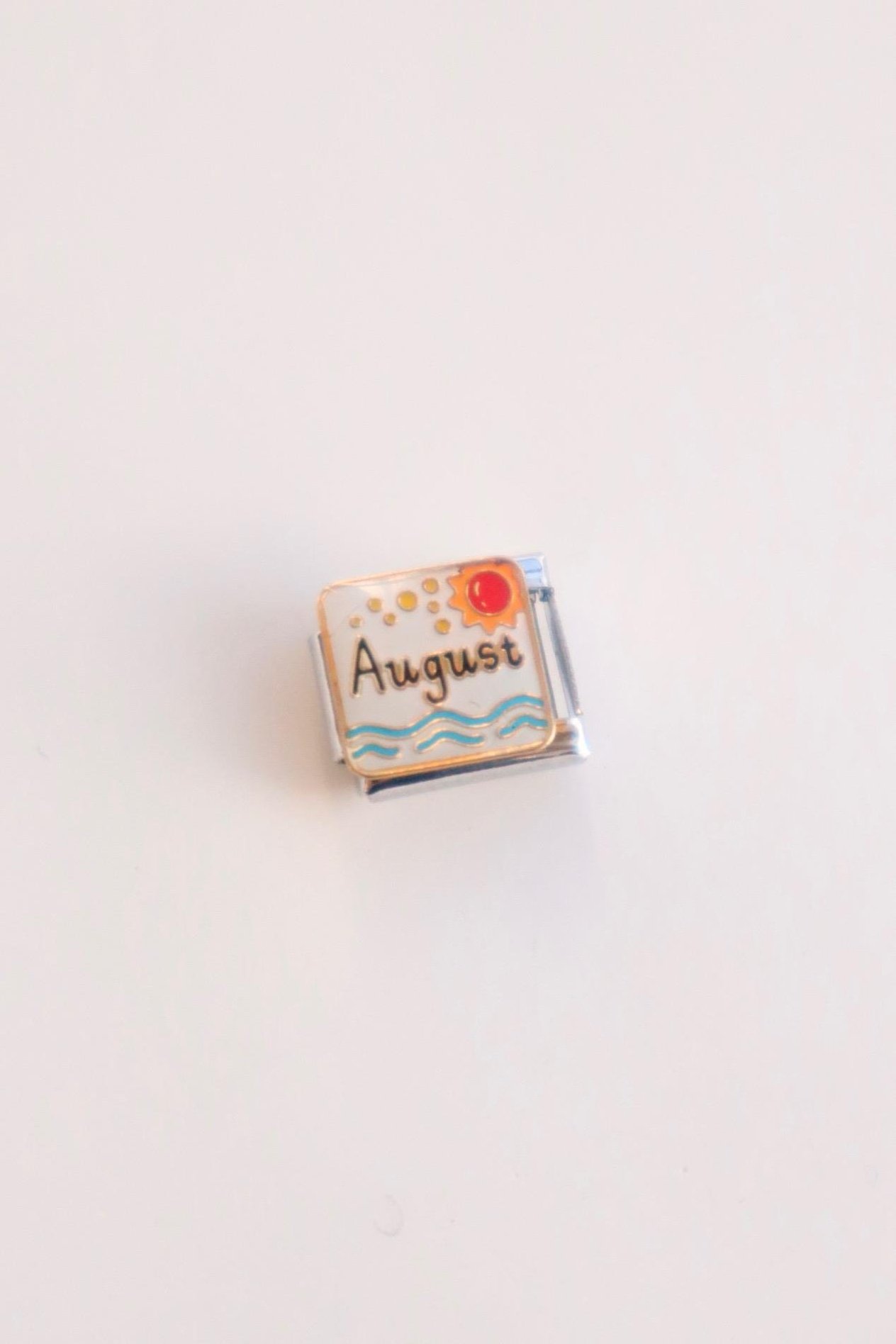 August İtalyan Charm 