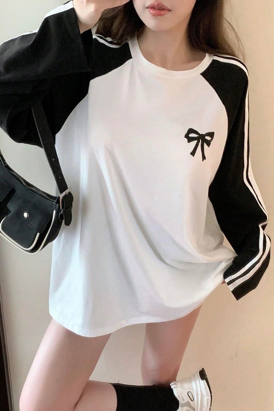 Beyaz Siyah Kolu Çizgili Black Bow Swetshirt