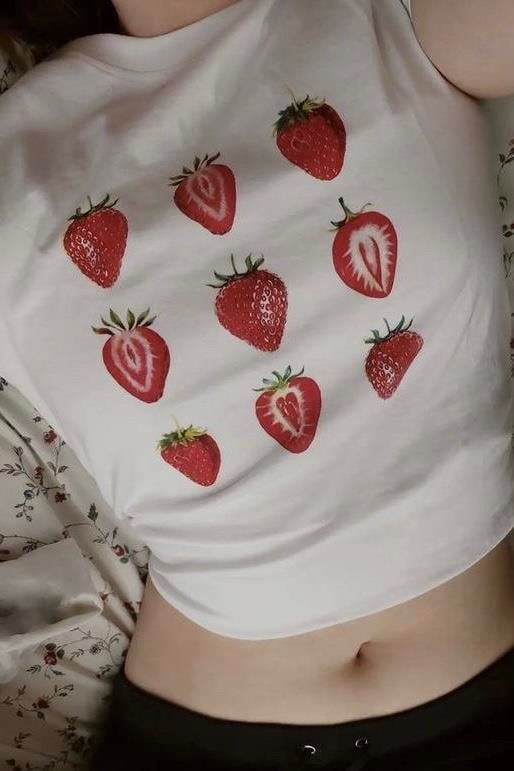 Beyaz Strawberies Crop