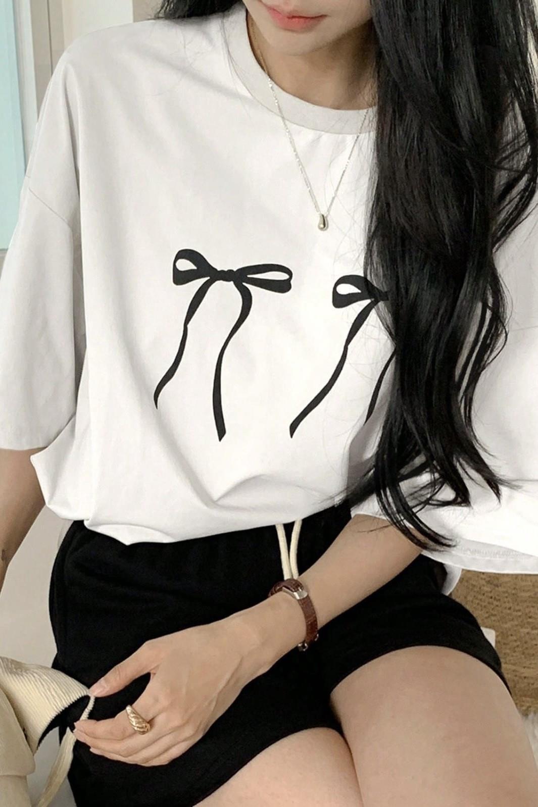 Beyaz Unisex Two Black Ribbon T-Shirt