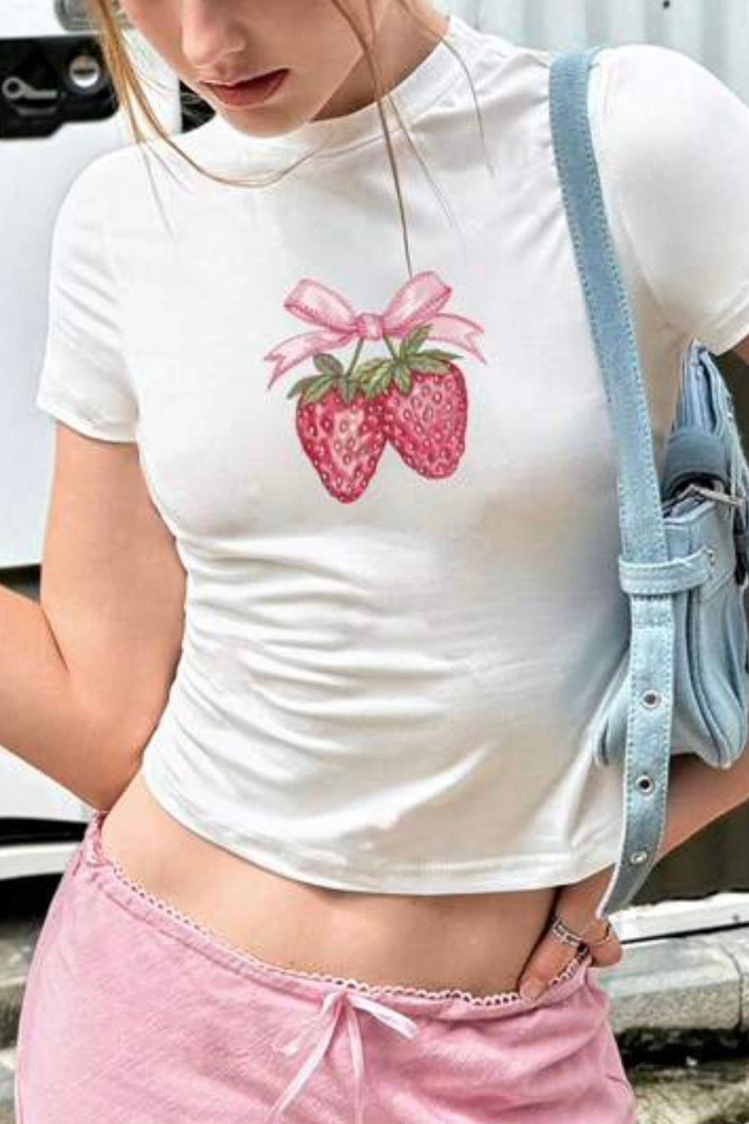 Beyaz Unisex Y2K Strawberry Bluz