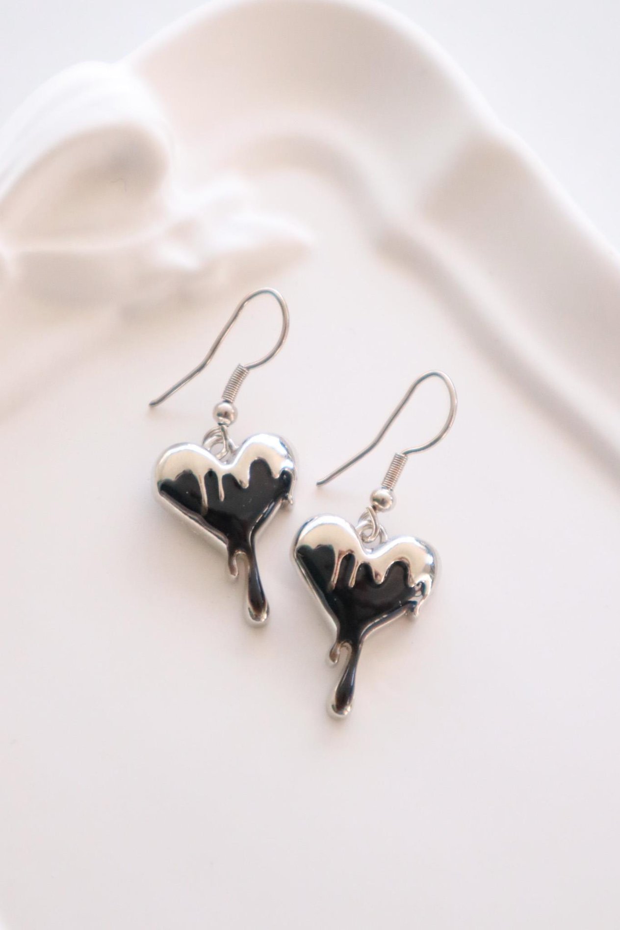 Black Crystal Heart Melting İthalKüpe