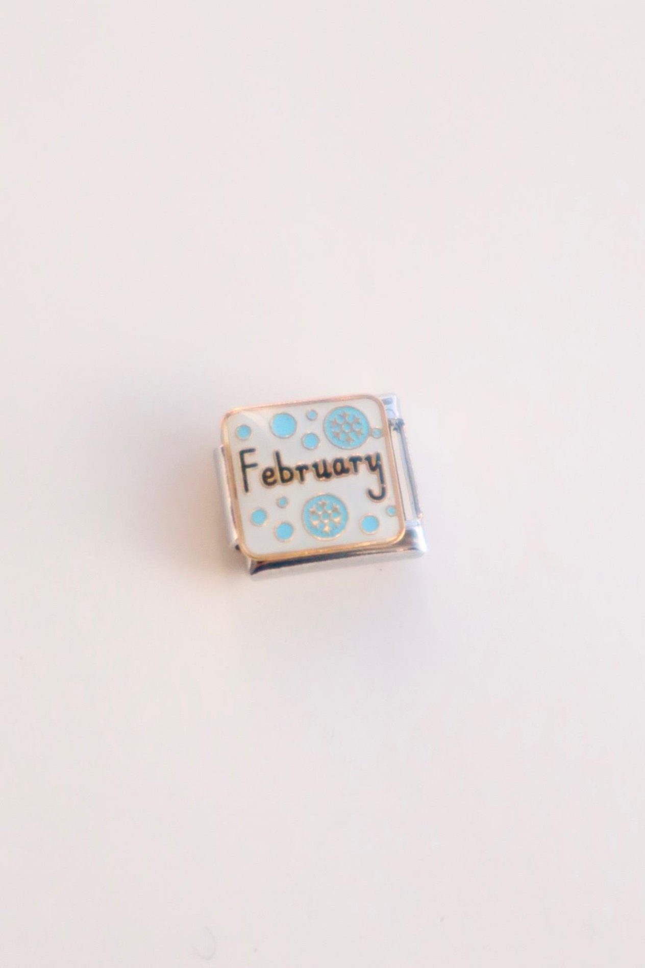 February İtalyan Charm