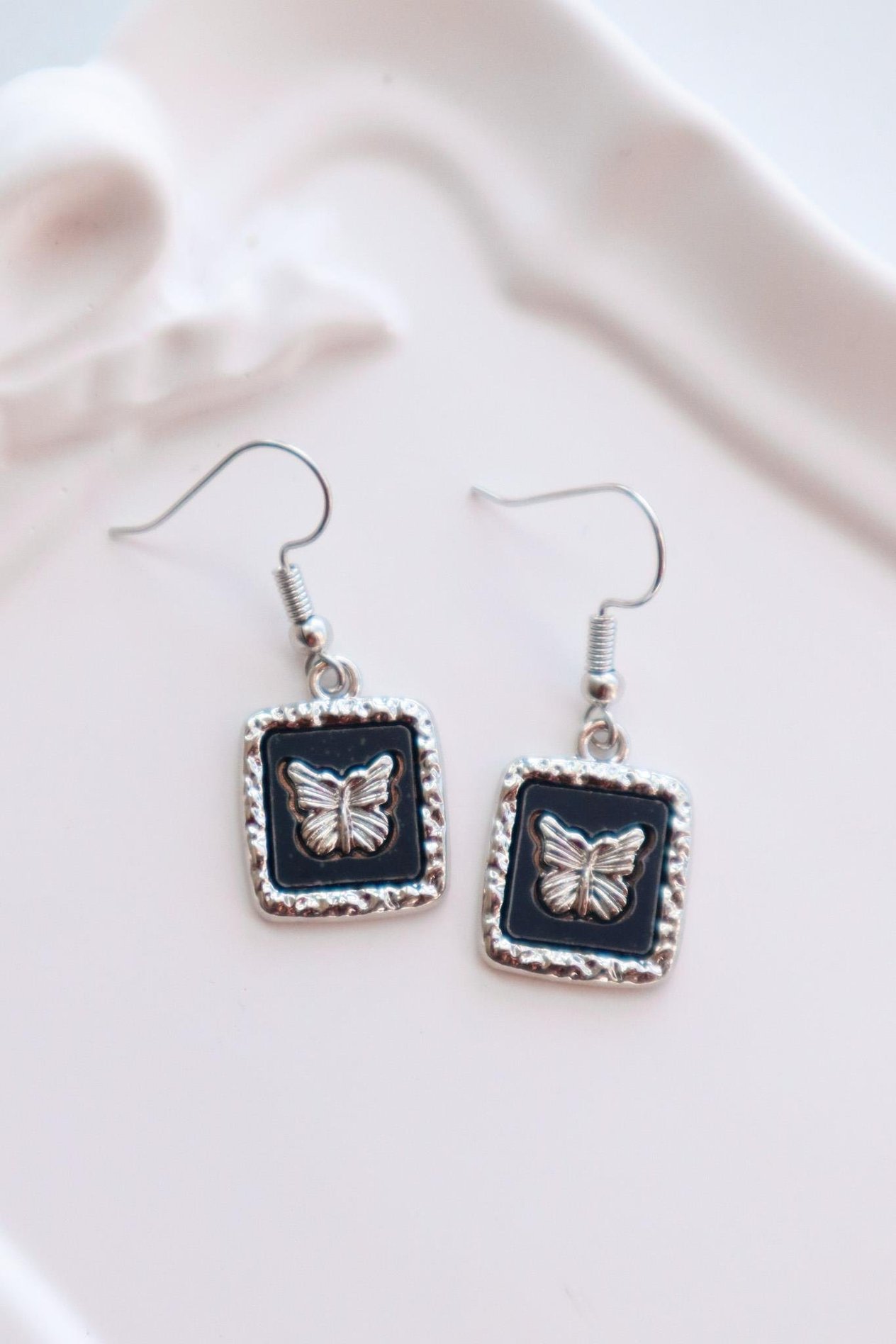Kare Black Butterfly İthal Küpe 