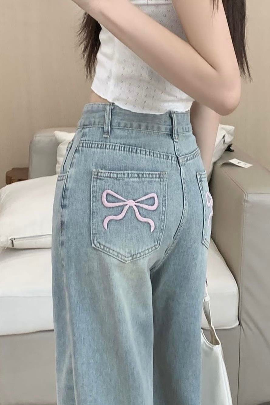 Mavi Yıkamalı Bow Nakışlı Jeans