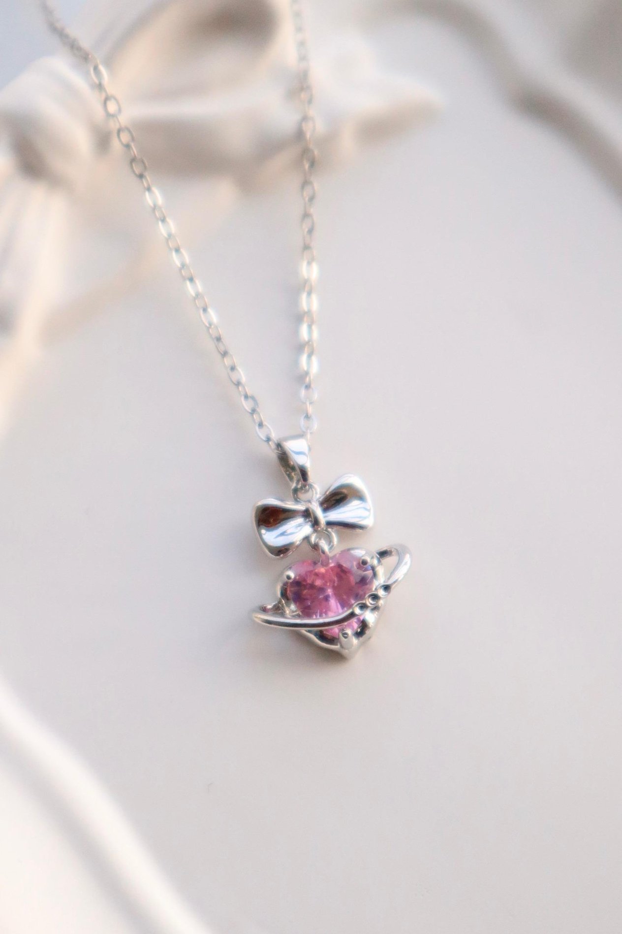 Çelik Pink Coquette Saturn Kolye