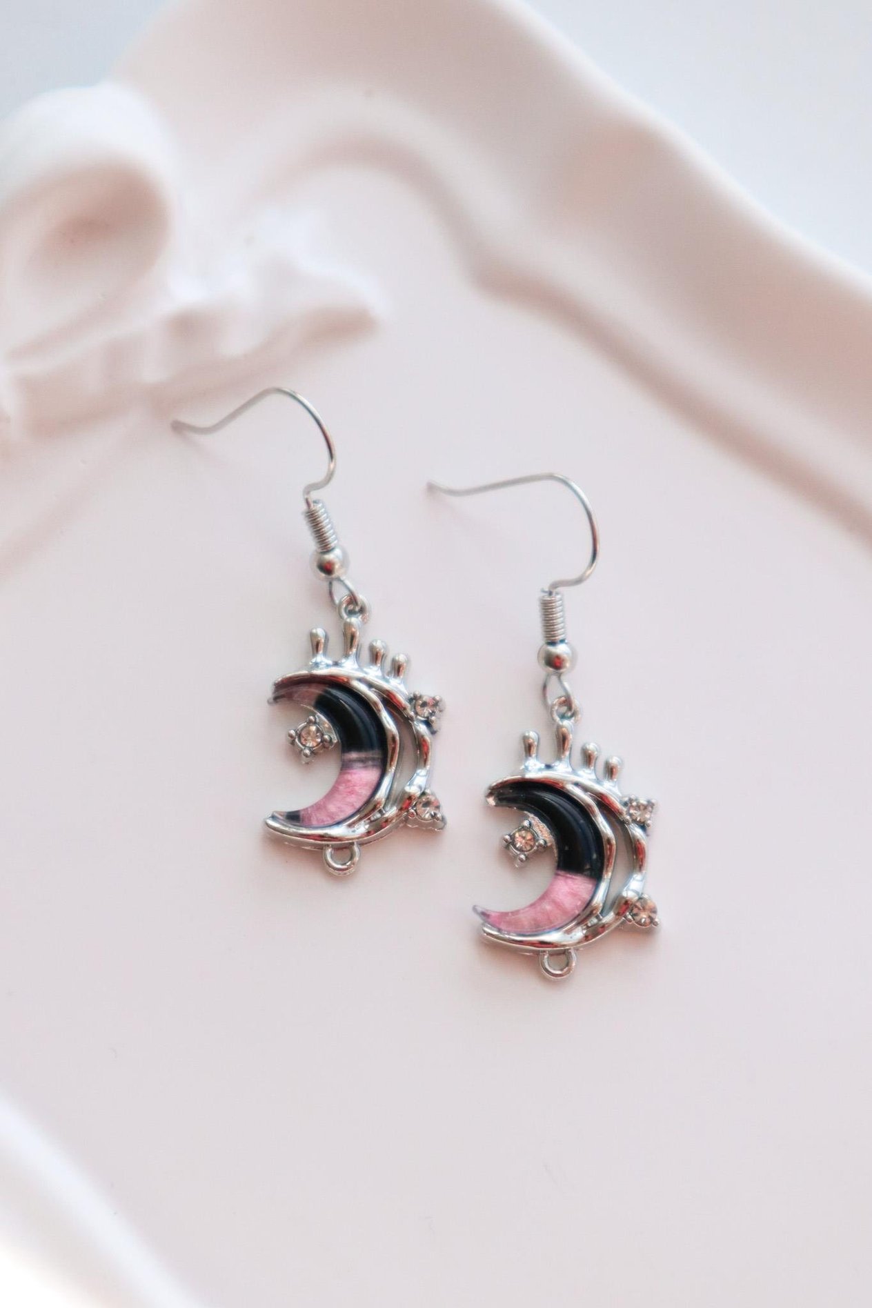 Pembe Siyah Mini Taş Detaylı İthal Küpe 