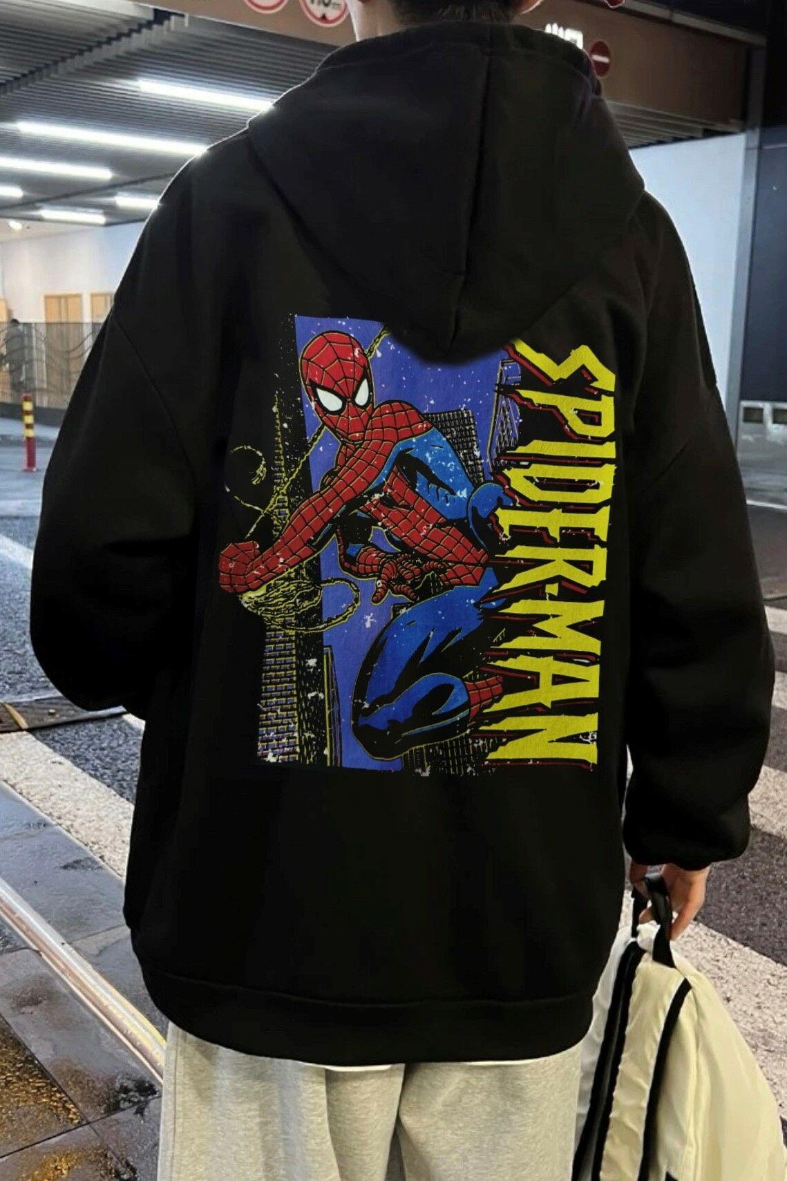 Siyah Kapüşonlu Sırt Baskılı Spiderman Karakter Sweatshirt