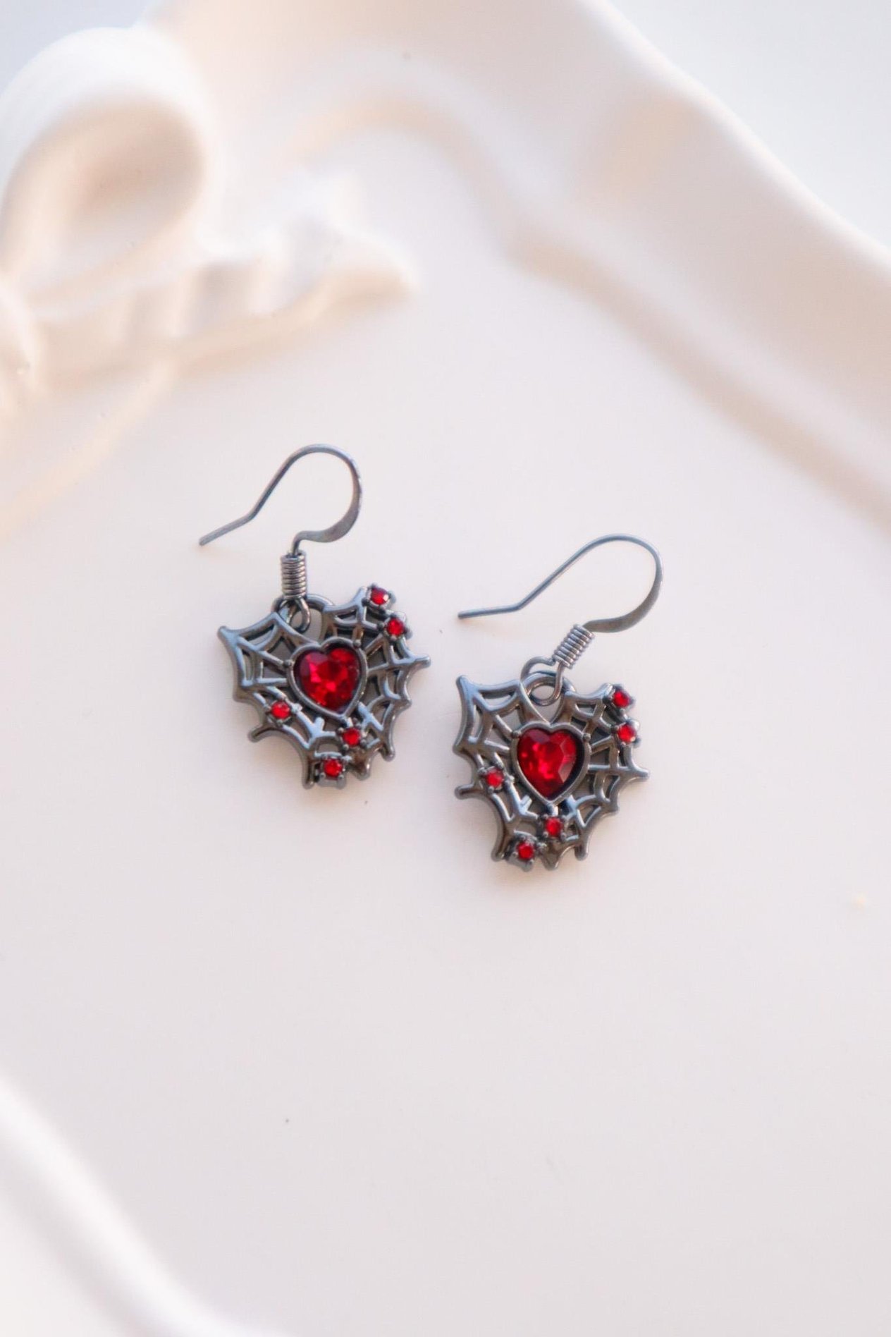 Siyah Red Stone Spider İthal Küpe 