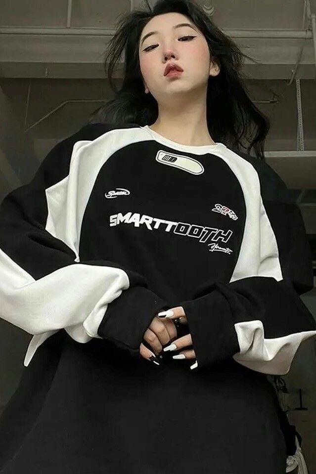 Siyah Y2K Streetwear Smarttooth Baskılı Bisiklet Yaka Sweatshirt