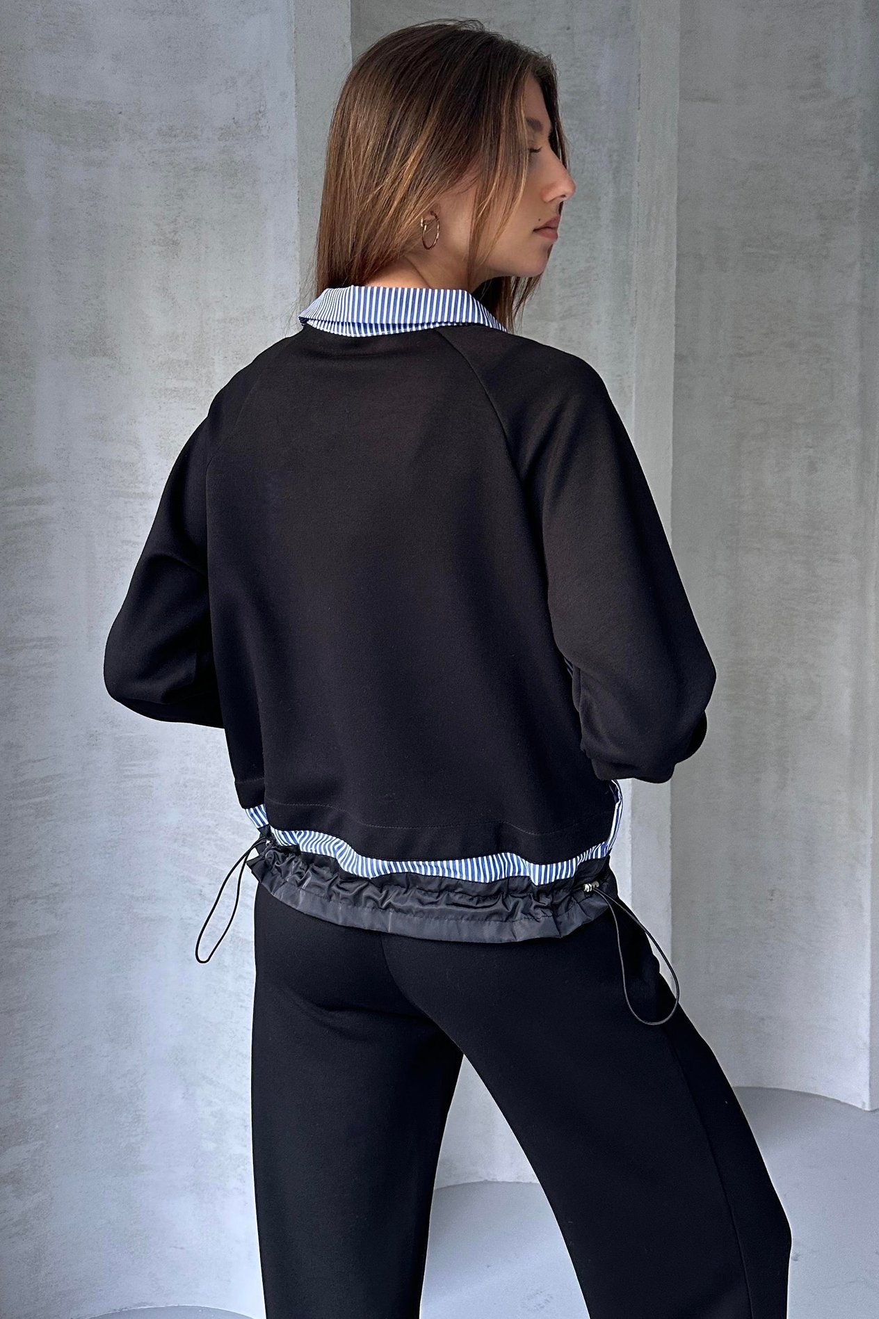 Beli Lastikli Gömlek Detaylı Sweatshirt