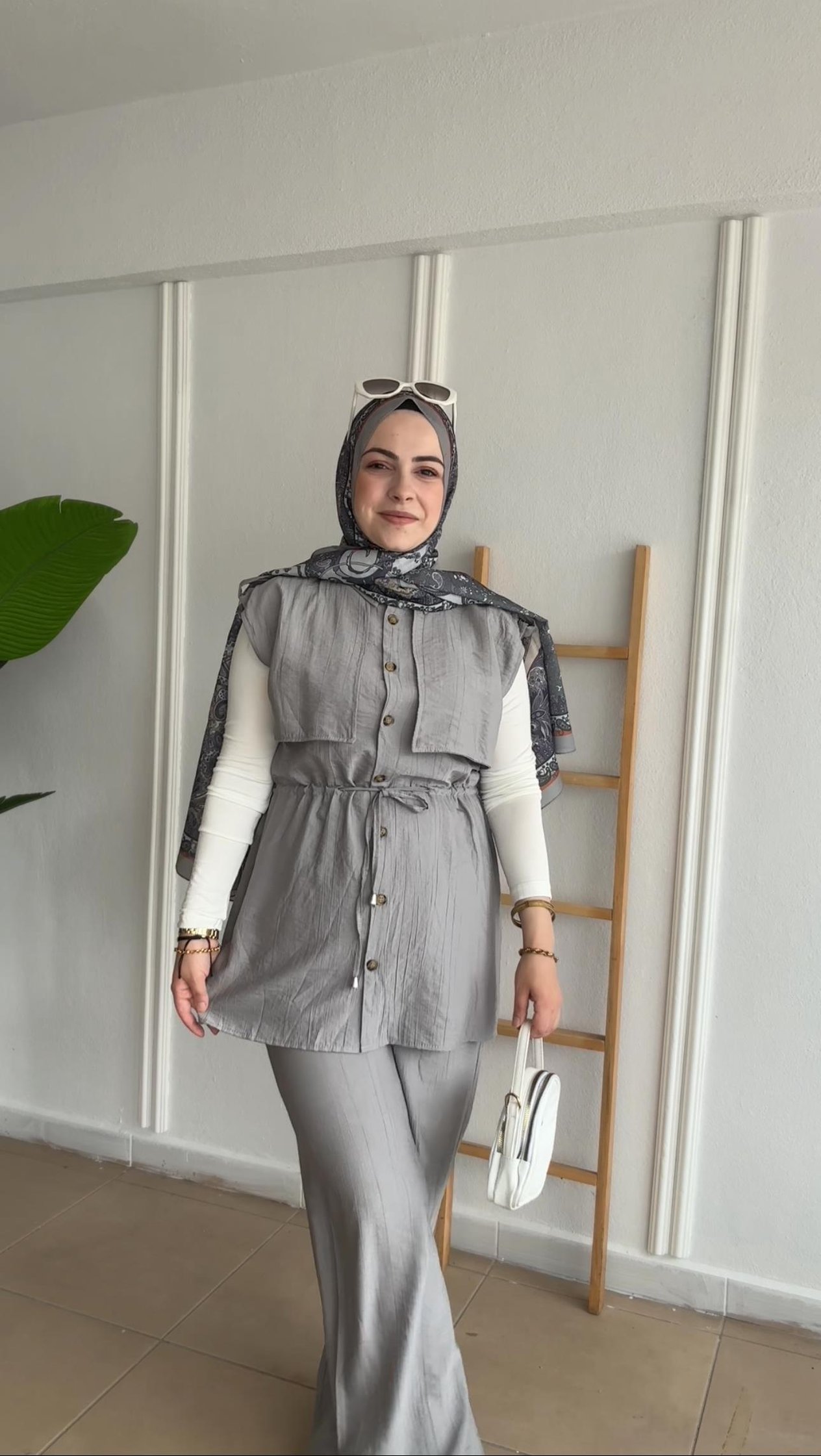 GRİ ÇİLEK KUMAŞ YELEKLİ 3 LÜ TAKIM