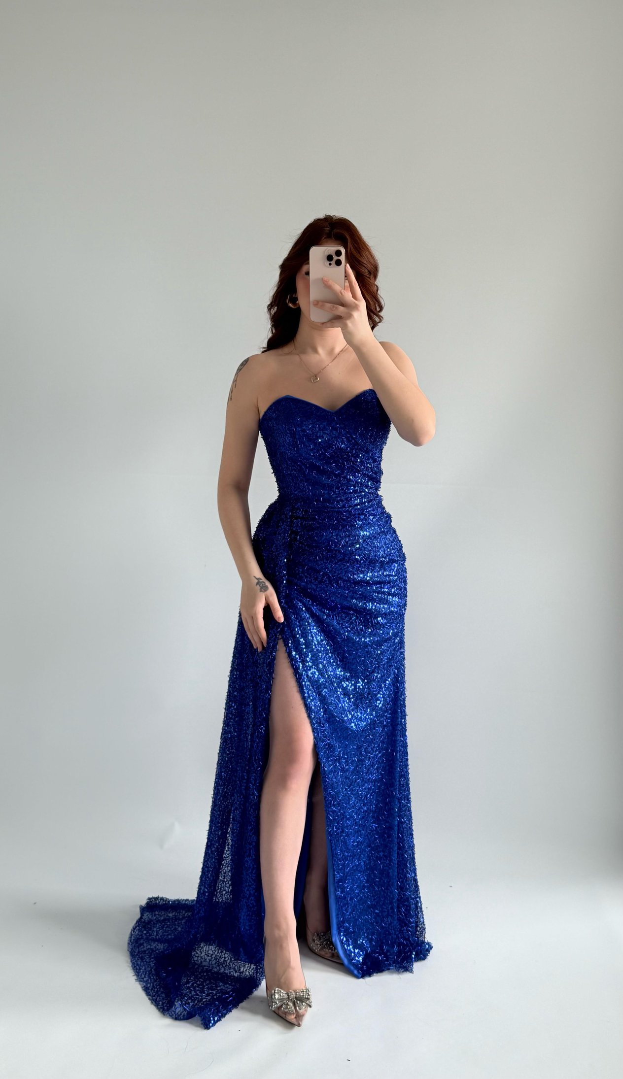 Belle Straplez Taşlı Yırtmaçlı Abiye Saks