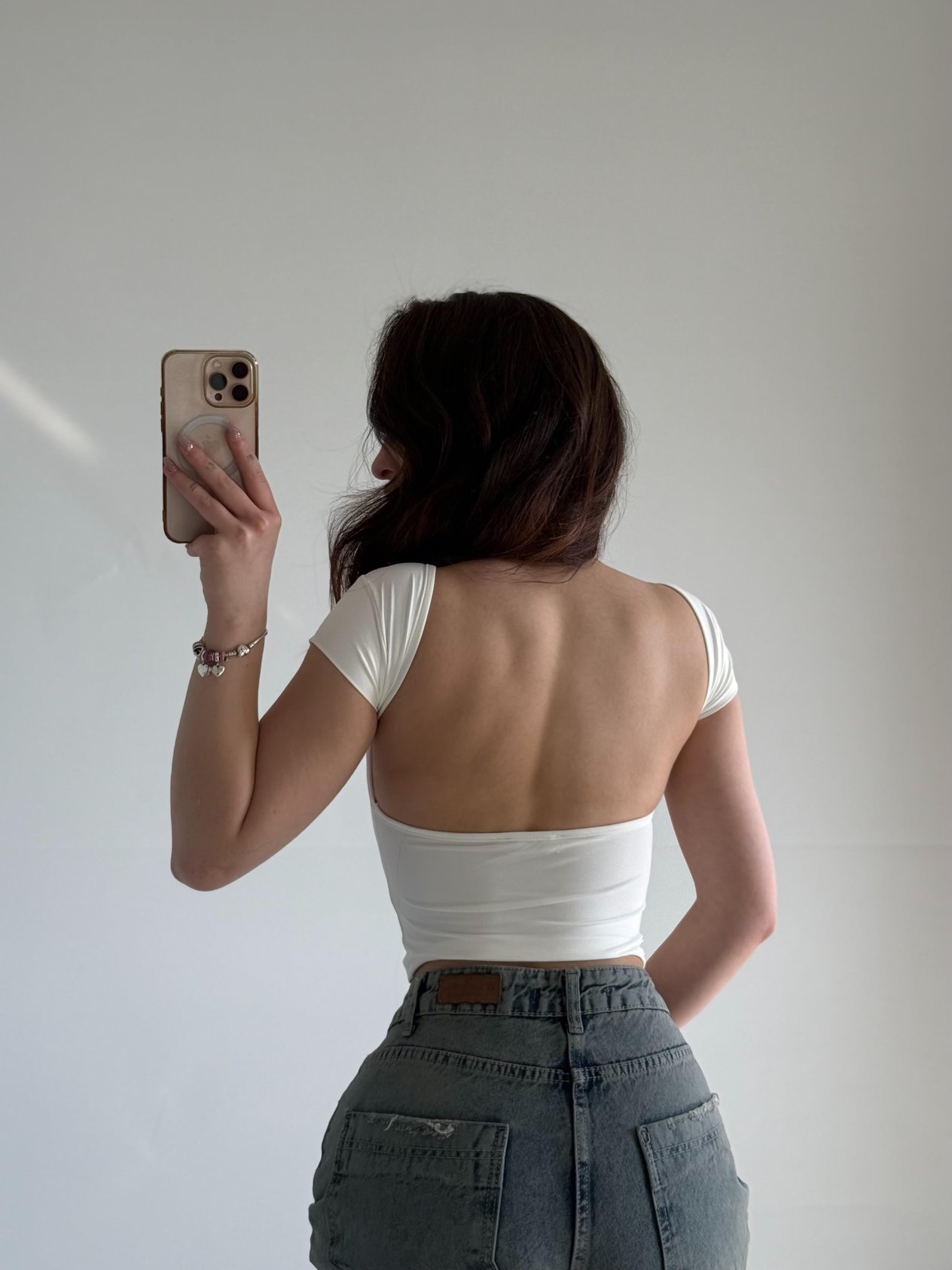 Sırtı Açık Kısa Kol Crop Beyaz