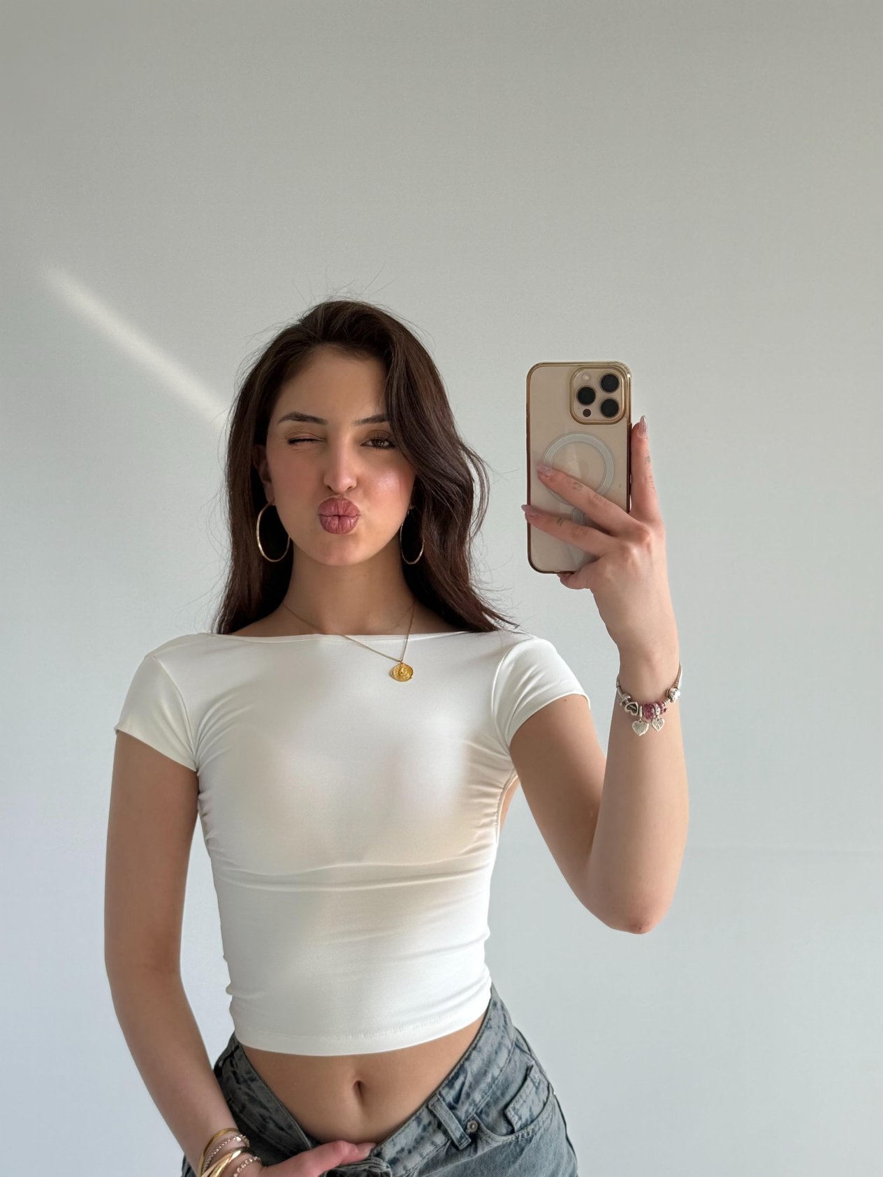 Sırtı Açık Kısa Kol Crop Beyaz