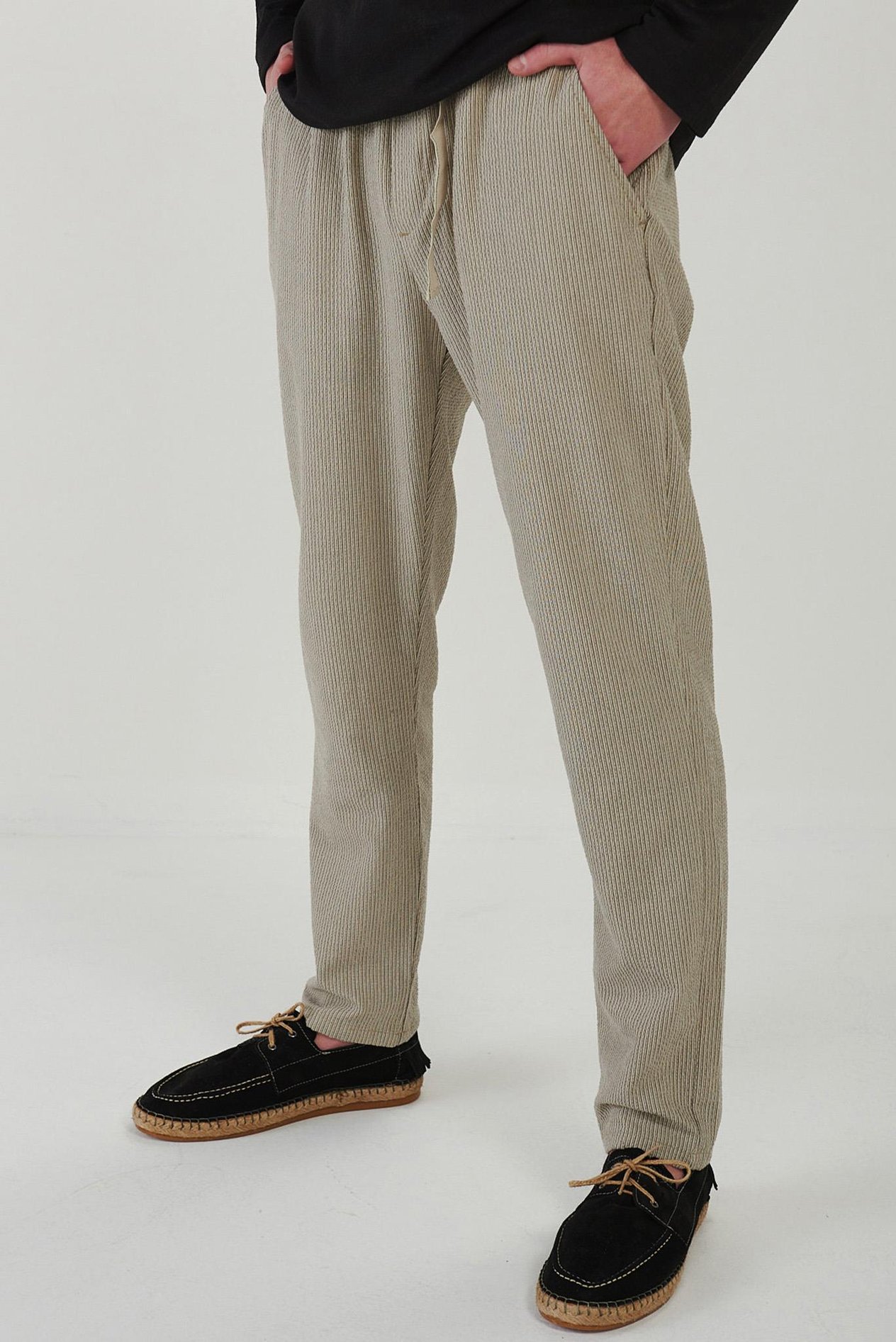 Beli Lastikli Çizgili Keten Pantolon