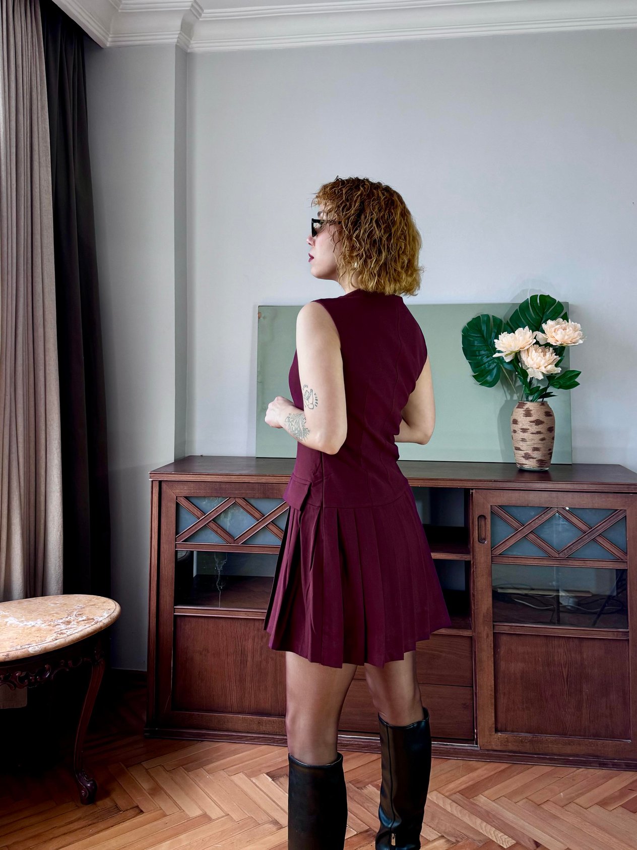 Premium Pamuklu Belden Oturtmalı Pileli Sıfır Kol Mini Elbise