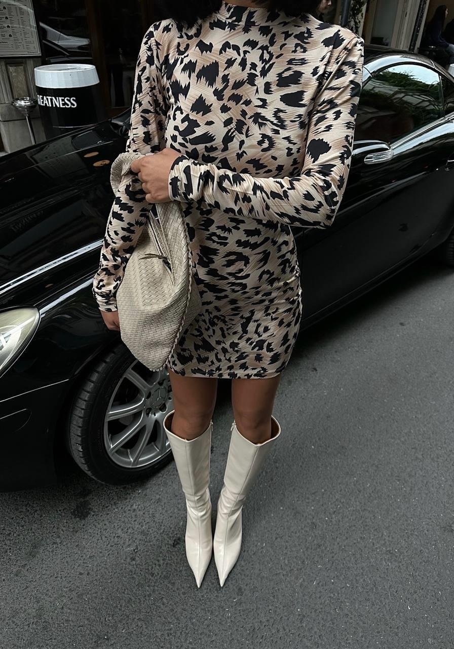 Sırt Dekolteli Leopar Desenli Mini Elbise