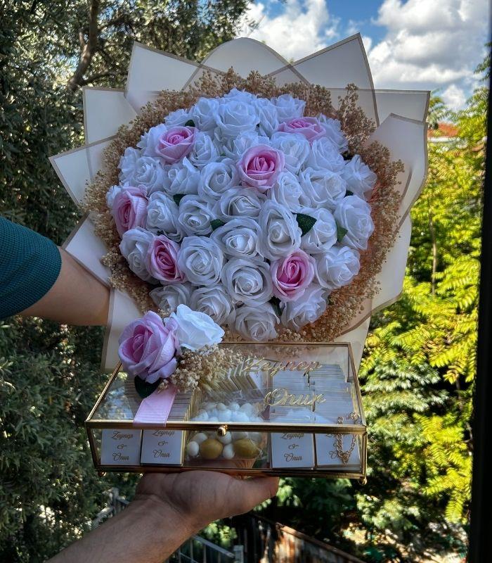 Pembe Beyaz Kadife Gül