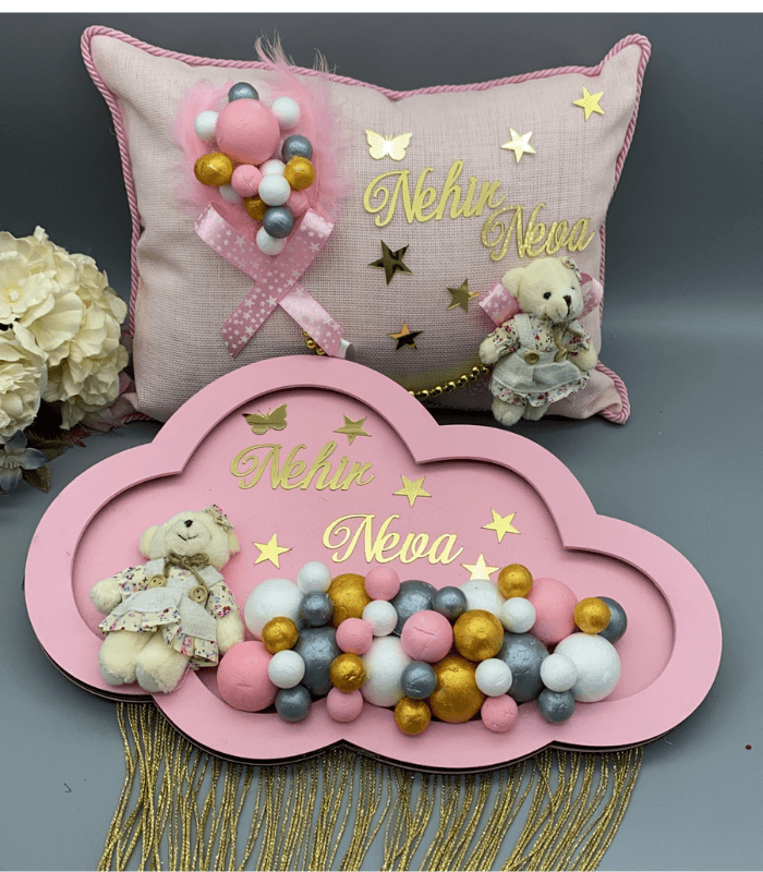Pembe Kız Bebek Kapı Süsü ve Takı Yastığı