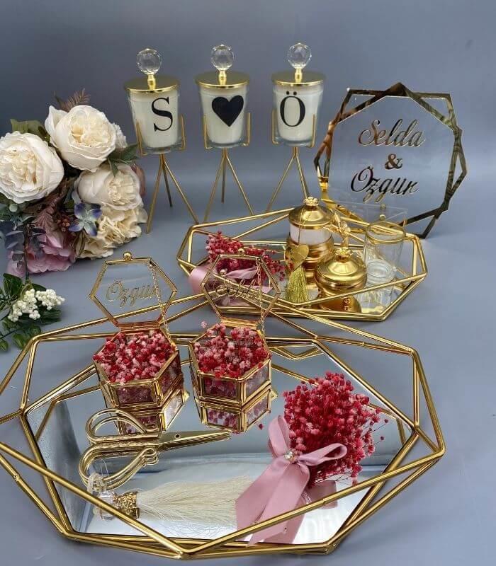 Prizma Aynalı Söz Nişan ve Damat Kahve Tepsi Seti, Mum Harf ve İsimlik Seti - Gold