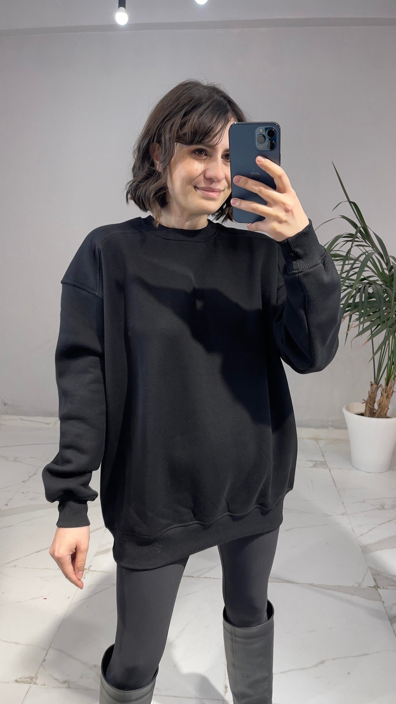 İÇİ ŞARDONLU OVERSİZE SWEATSHİRT SİYAH