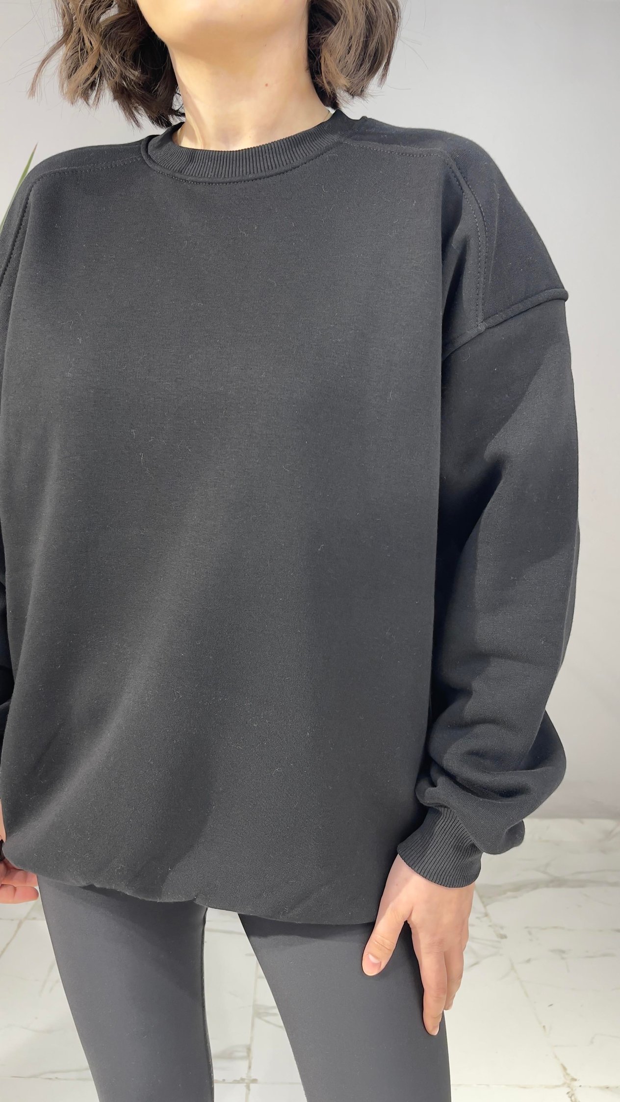 İÇİ ŞARDONLU OVERSİZE SWEATSHİRT SİYAH