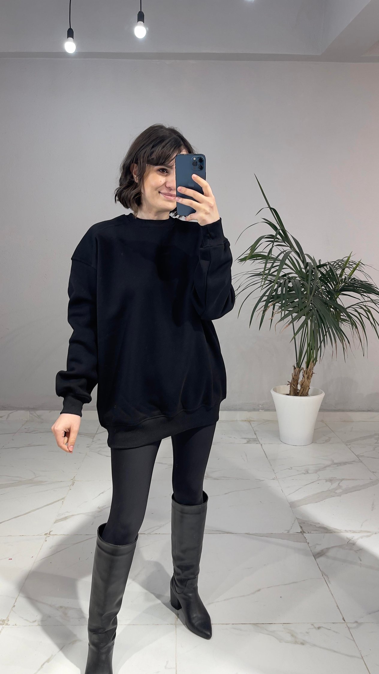 İÇİ ŞARDONLU OVERSİZE SWEATSHİRT SİYAH