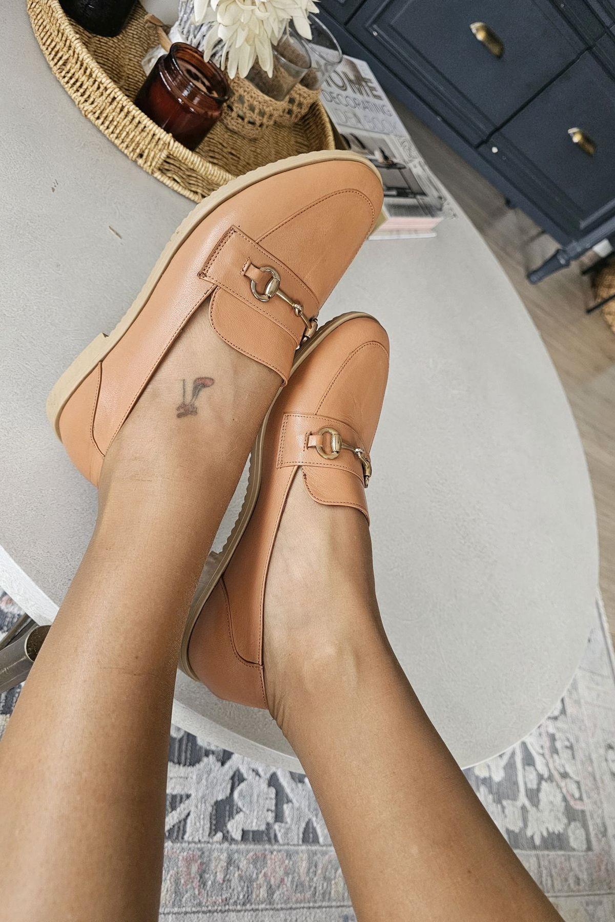 06T 102 Topukla Kadın Toka Detaylı Loafer Deri Babet 