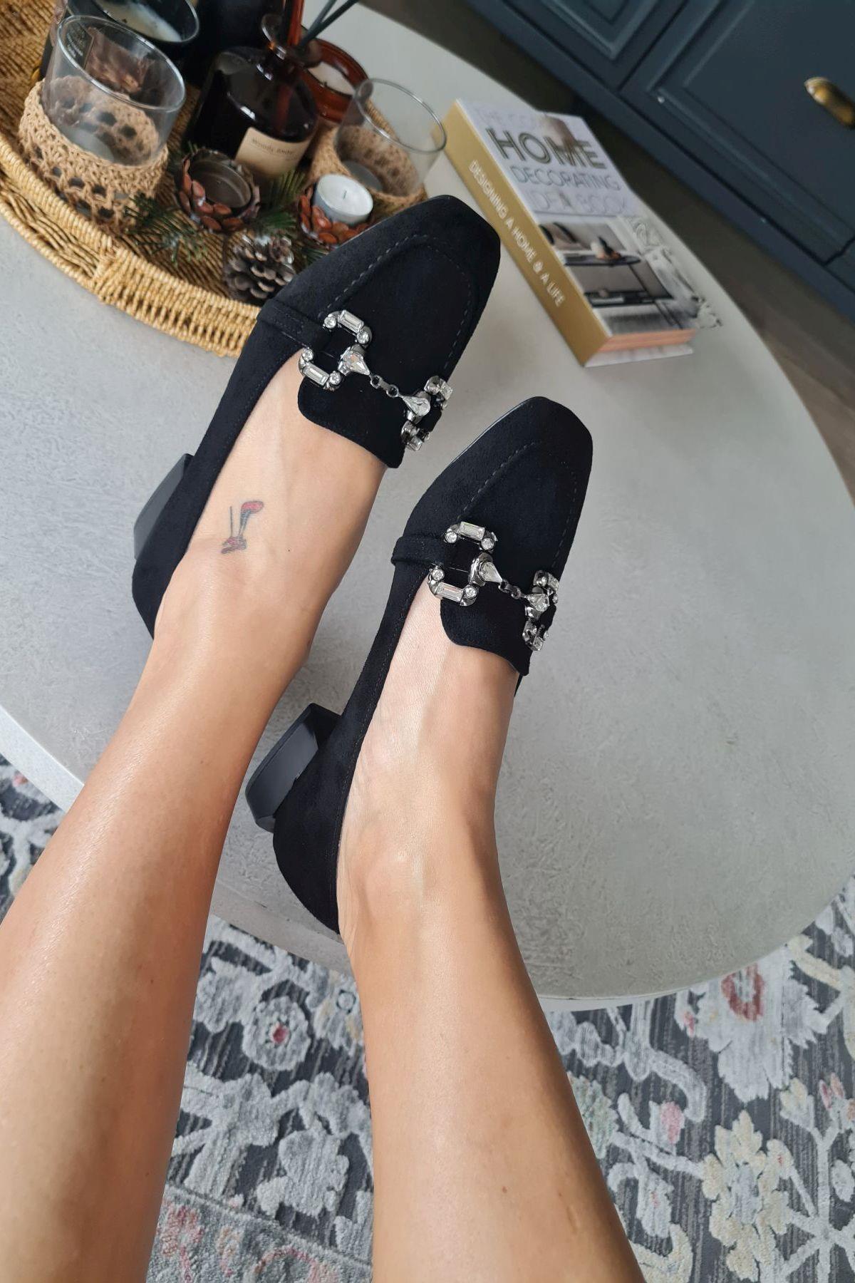 10 1832 Topukla Kadın Loafer Toka Detaylı Deri Makosen Günlük Ayakkabı Siyah