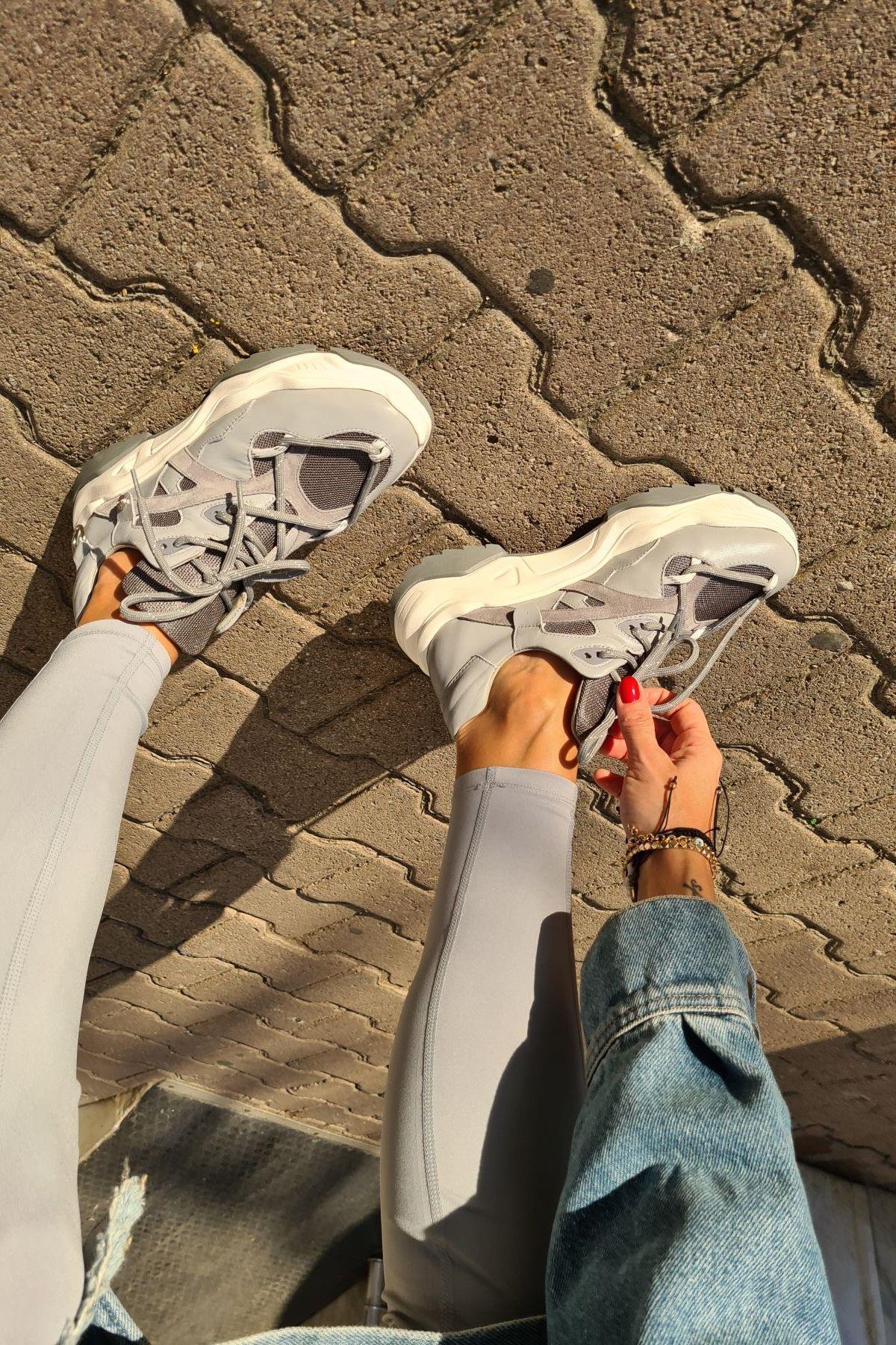 102 097 Topukla Kadın Dolgu Taban Spor Ayakkabı