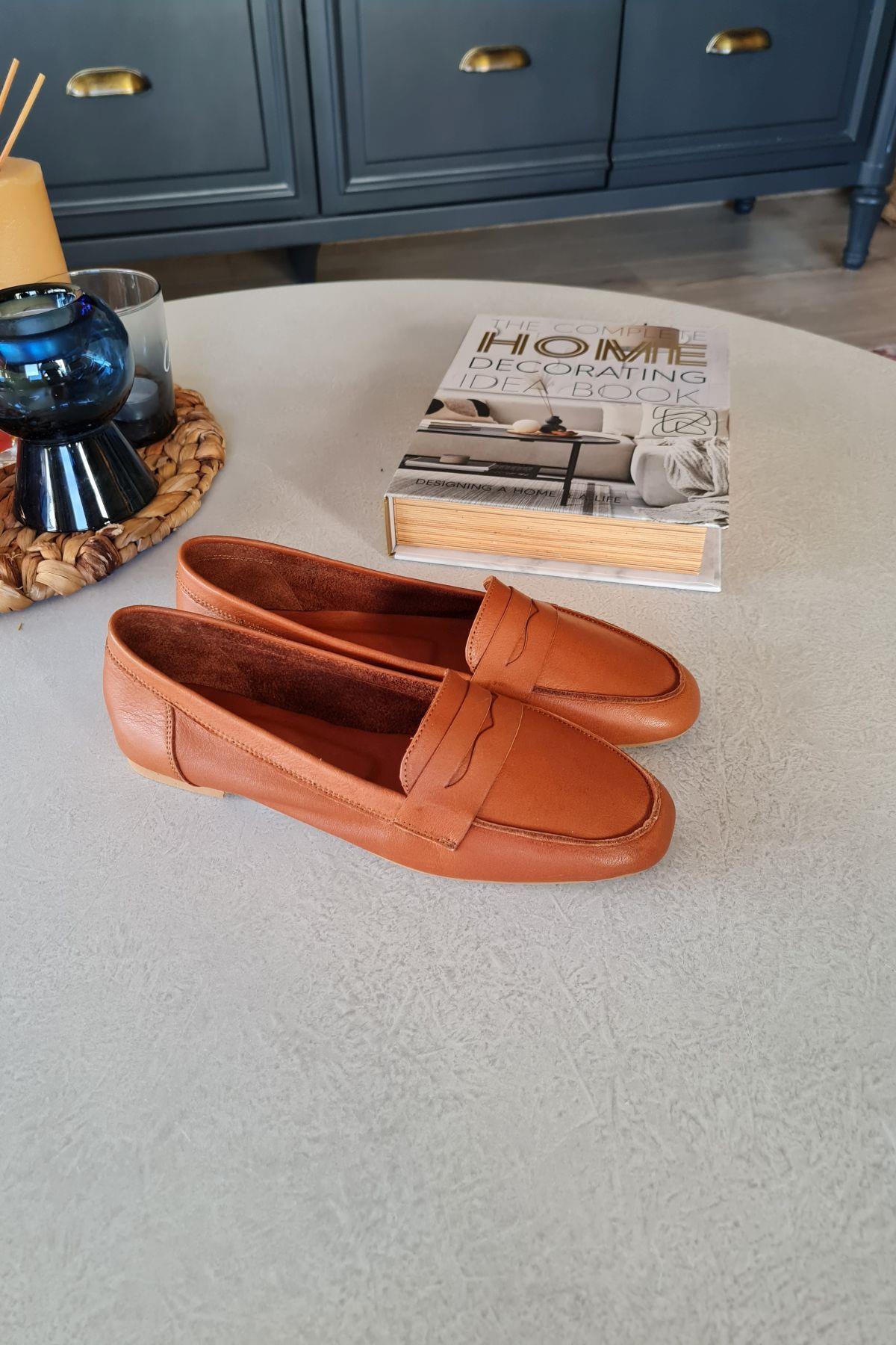 35IZ 205 Topukla Kadın Deri Loafer Ayakkabı