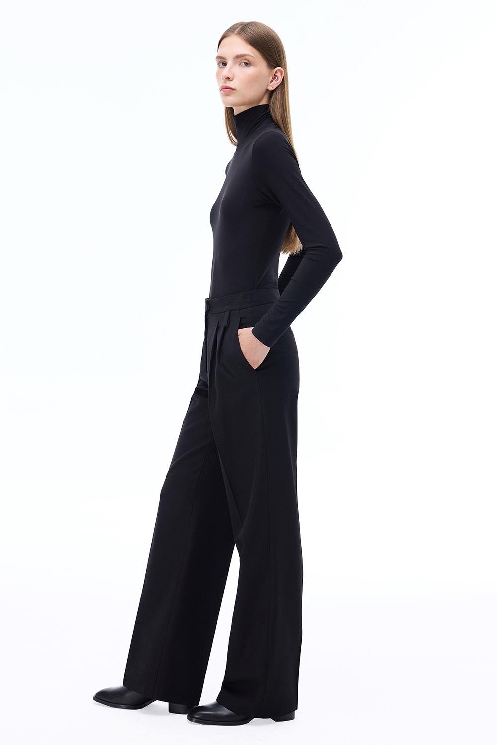 ALRAMIS PANTS 2025