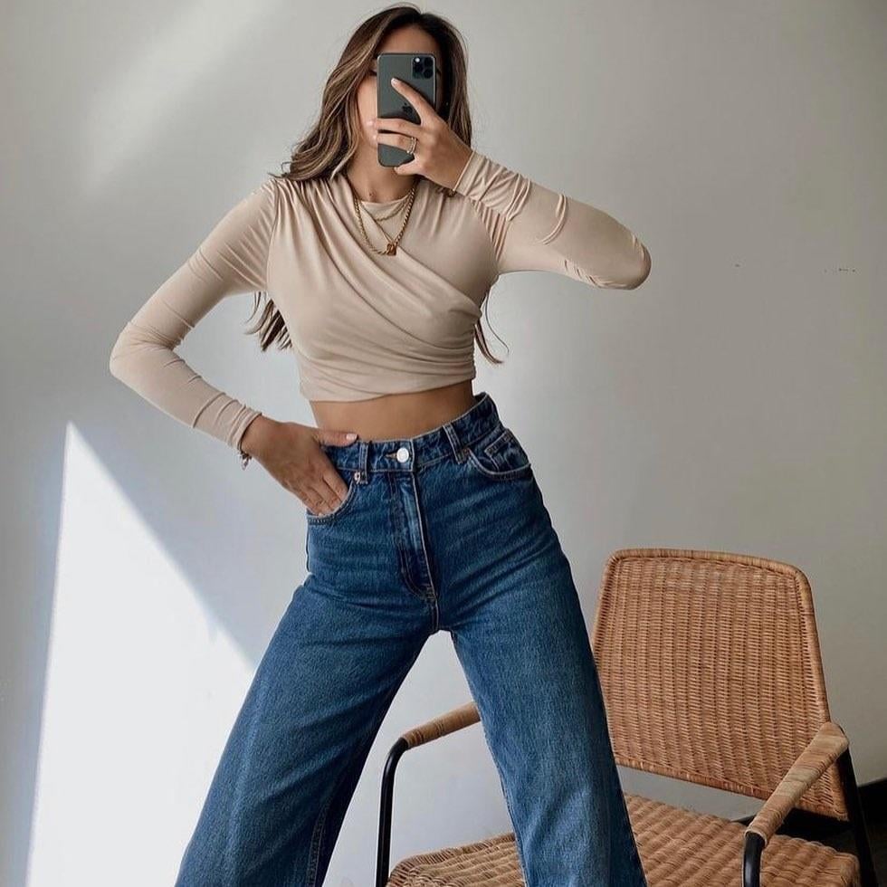 JJ GİYİM SIRT BÜZGÜLÜ UZUN KOL TASARIM CROP