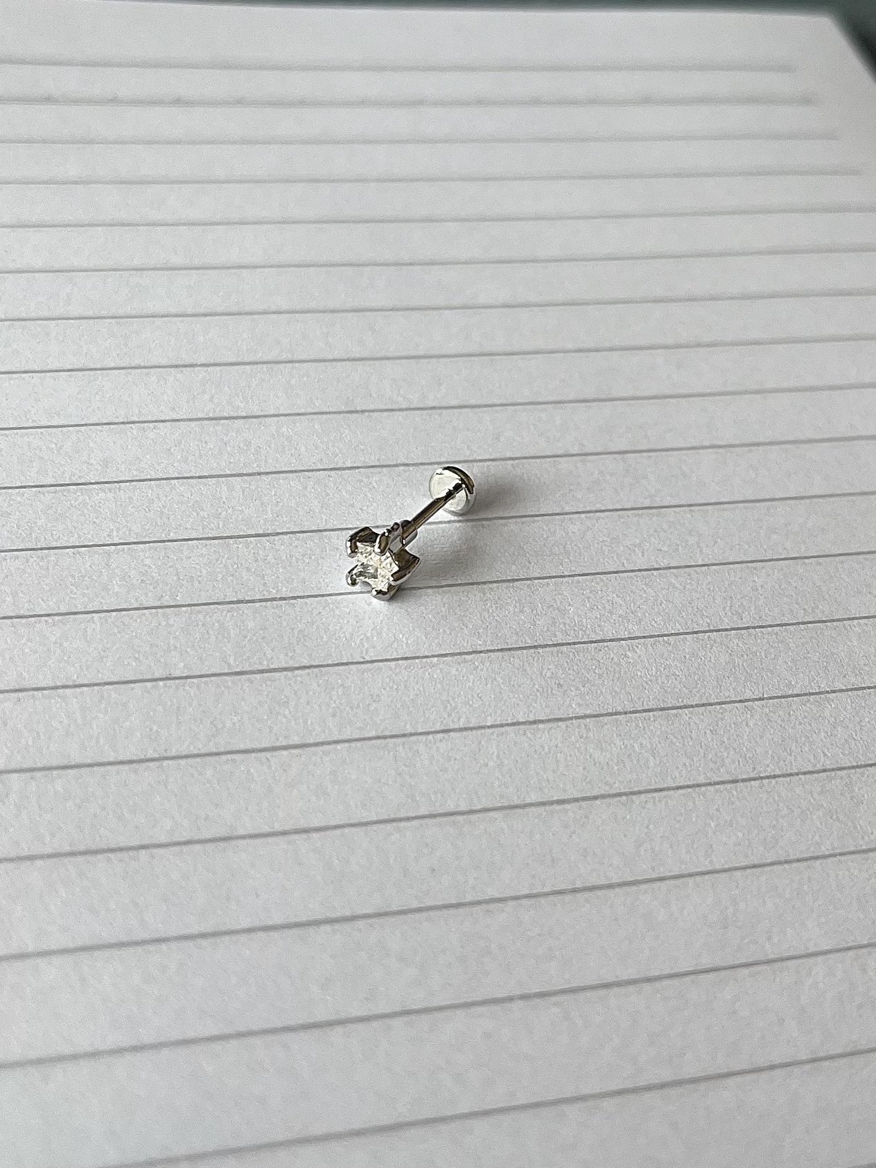 Yıldız Taşlı Piercing (Arkası düz)