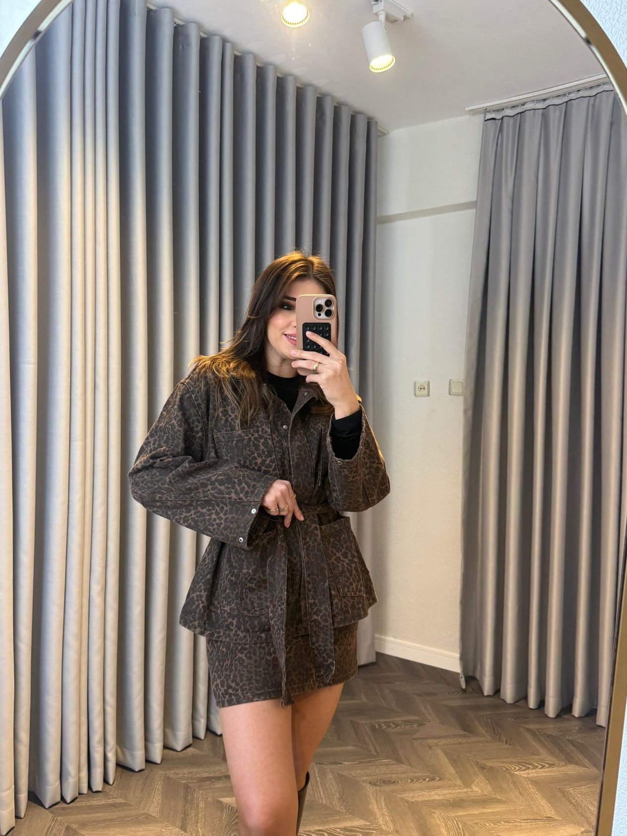 Gabardin Kahve Kuşaklı Leopar Ceket