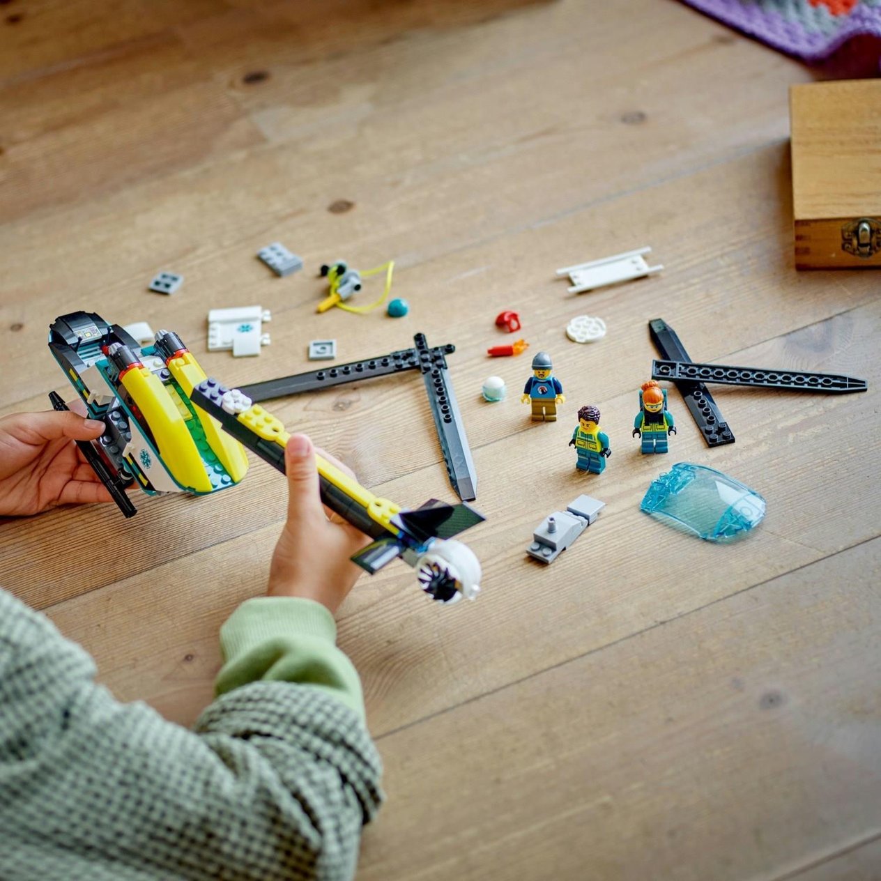 lego-city-acil-kurtarma-helikopteri-60-33-db5.jpg