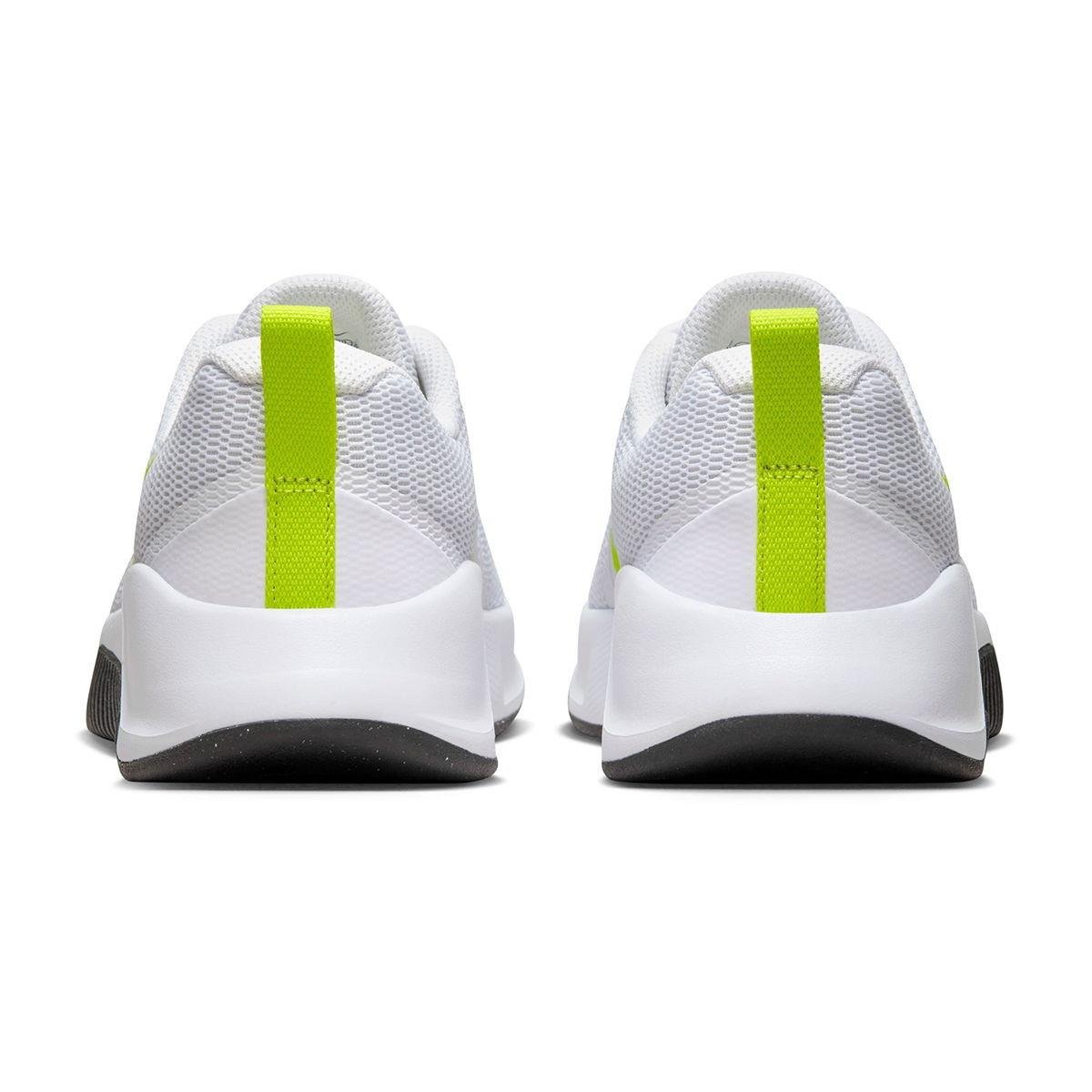 Nike Mc Trainer 3 Kadın Antrenman Ayakkabısı