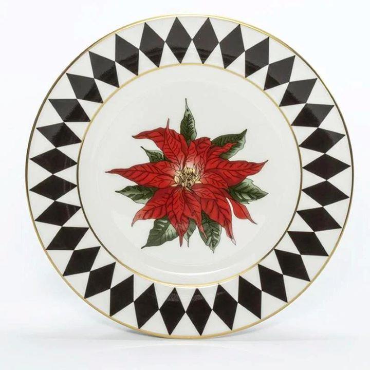 Parterre Black with Poinsettia - 6'' Plate