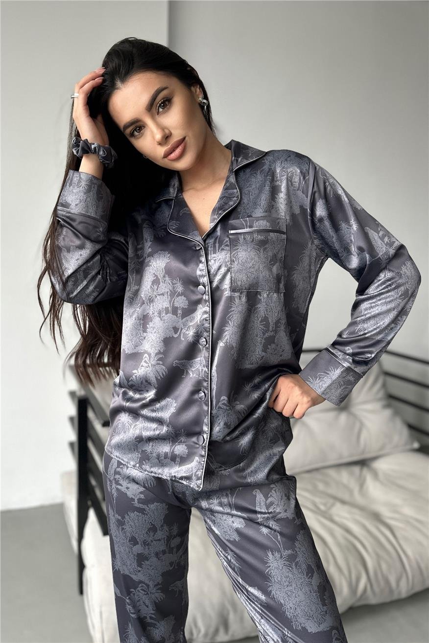 Koyu Gri Safari Desen Saten Uzun Pijama Takımı (Geniş Beden Aralığı)