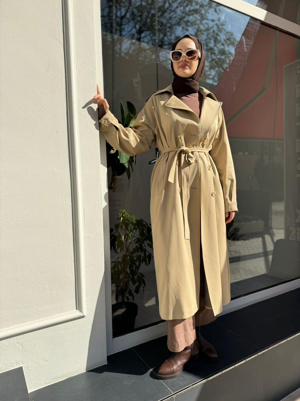 Düğme Detaylı Beli Kuşaklı Kadın Trench Krem