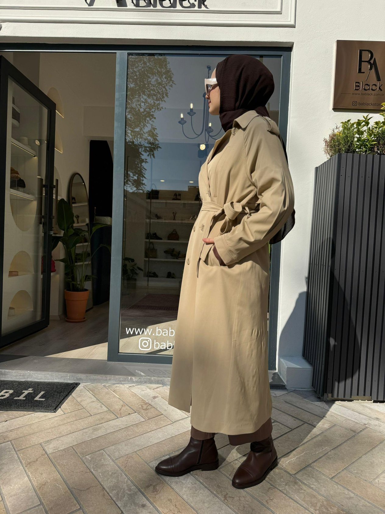 Düğme Detaylı Beli Kuşaklı Kadın Trench Krem