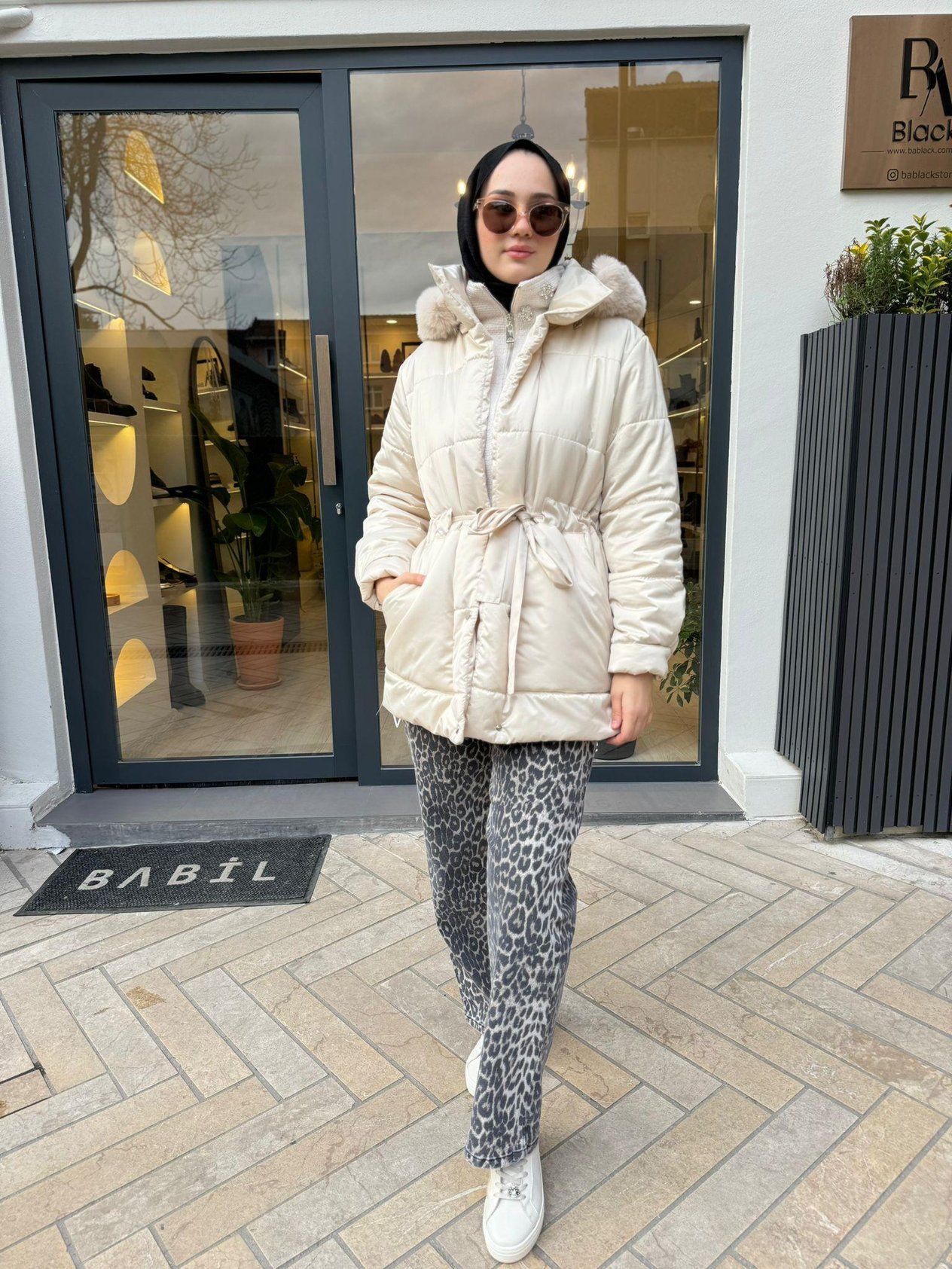 Yaka Detaylı Kadın Bages Mont Ekru