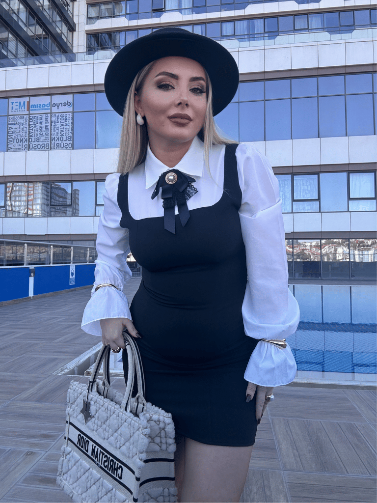 penny yaka broşlu elbise