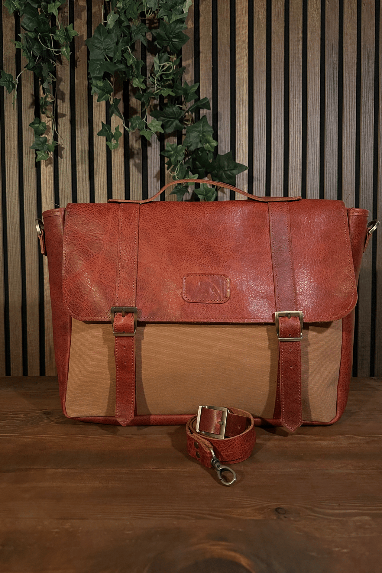 ALDEBARAN MESSENGER BAG