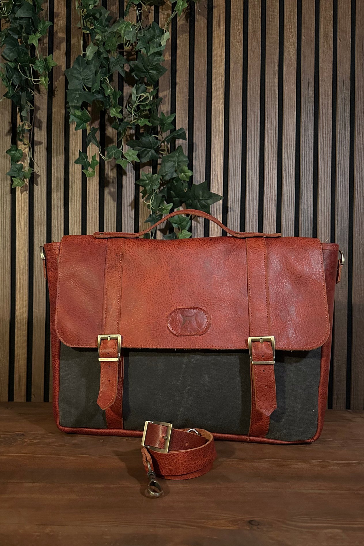 ALDEBARAN MESSENGER BAG